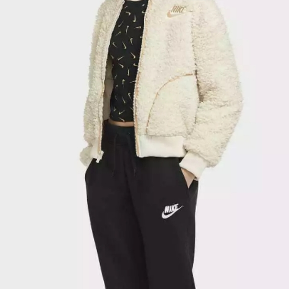 Nike Sportswear Full Zip Sherpa Jacket. Brand New. Big Kids Size: Large - Picture 4 of 6